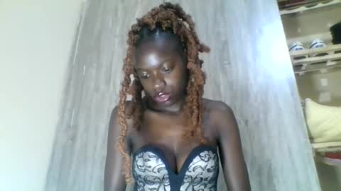 Snapshot of lil6041 chatting on 21, 10, 2025 lil6041 online show from 21, 10, 2025