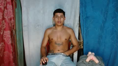 Snapshot of lil_condor_baby chatting on 24, 9, 2025 lil_condor_baby online show from 24, 9, 2025