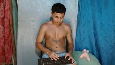 Snapshot of lil_condor_baby chatting on 26, 9, 2025 lil_condor_baby online show from 26, 9, 2025