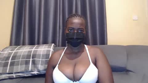 Snapshot of lil_cutiee chatting on 5, 3, 2025 Lilcutiee online show from 5, 3, 2025