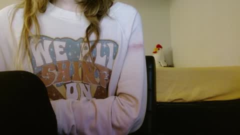Snapshot of lil_gem chatting on 22, 12, 2024 lil gemmie online show from 22, 12, 2024