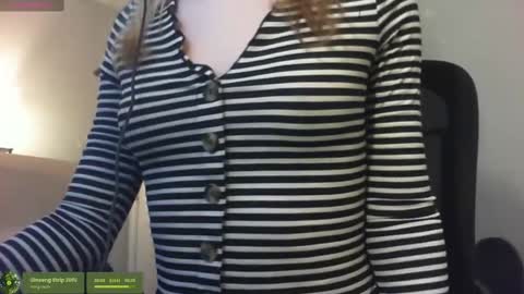 Snapshot of lil_gem chatting on 5, 10, 2025 lil gemmie online show from 5, 10, 2025