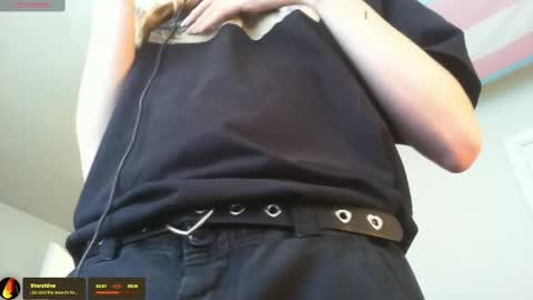 Snapshot of lil_gem chatting on 9, 10, 2025 lil gemmie online show from 9, 10, 2025