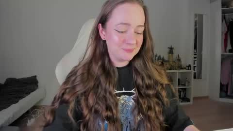 Snapshot of lil_happiness chatting on 21, 4, 2026 for free registration 3 online show from 21, 4, 2026
