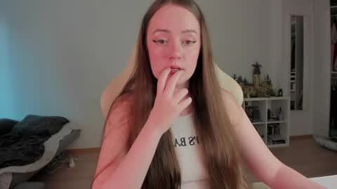 Snapshot of lil_happiness chatting on 8, 5, 2026 for free registration 3 online show from 8, 5, 2026
