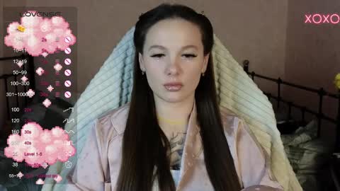 Snapshot of lil_luna_x chatting on 1, 2, 2025 little moon online show from 1, 2, 2025