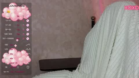 Snapshot of lil_luna_x chatting on 13, 2, 2025 little moon online show from 13, 2, 2025