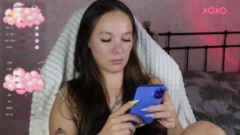 Snapshot of lil_luna_x chatting on 15, 9, 2025 little moon online show from 15, 9, 2025