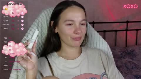 Snapshot of lil_luna_x chatting on 17, 10, 2025 little moon online show from 17, 10, 2025