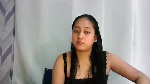 Snapshot of lil_monic18 chatting on 8, 11, 2025 lil_monic18 online show from 8, 11, 2025