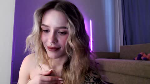 Snapshot of lil_reya chatting on 11, 1, 2025 INST Lil happines s online show from 11, 1, 2025