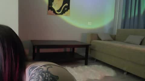 Snapshot of lil_reya chatting on 26, 9, 2025 INST Lil happines s online show from 26, 9, 2025