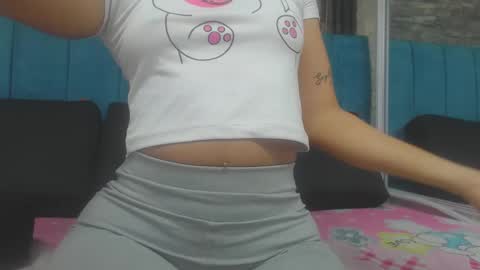 Snapshot of lil_rose2006 chatting on 8, 10, 2025 lil_rose2006 online show from 8, 10, 2025