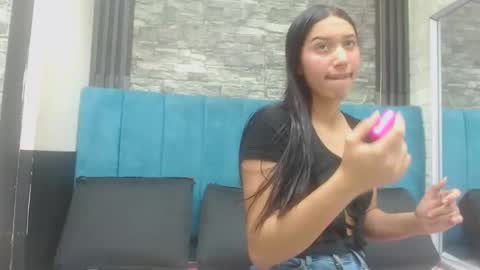 Snapshot of lil_rose2006 chatting on 10, 11, 2025 lil_rose2006 online show from 10, 11, 2025