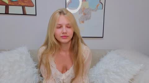 Emma online show from 8, 11, 2025