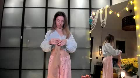 Snapshot of lil_uff chatting on 4, 3, 2026 aka princessmaya online show from 4, 3, 2026