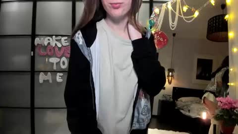 Snapshot of lil_uff chatting on 7, 3, 2026 aka princessmaya online show from 7, 3, 2026