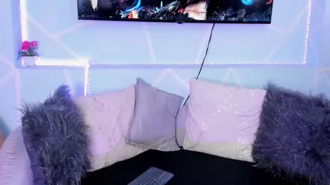 lila noa online show from 8, 11, 2025