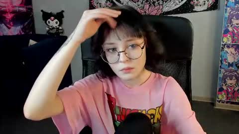 Snapshot of lilac_muse chatting on 22, 6, 2026 Lili online show from 22, 6, 2026