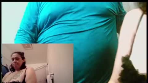 Snapshot of lilbratty_clouds_ogpuffdragon chatting on 22, 11, 2025 lilbratty_clouds_ogpuffdragon online show from 22, 11, 2025