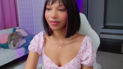 Snapshot of lileviemarie chatting on 12, 3, 2025 evie online show from 12, 3, 2025