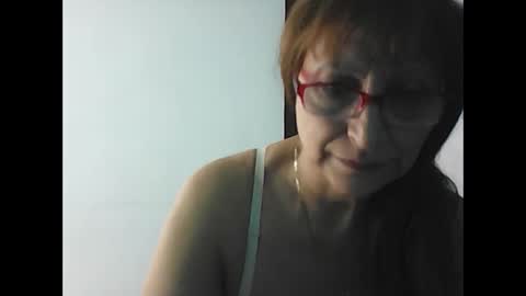 Snapshot of lilhy_mcfly chatting on 20, 10, 2025 lilieth online show from 20, 10, 2025