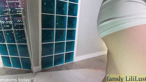 Snapshot of lili_01 chatting on 2, 2, 2025 Lili online show from 2, 2, 2025