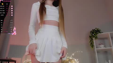 lili__roze_ online show from 5, 1, 2025