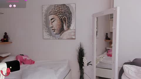 Lilith Nickol online show from 16, 1, 2026