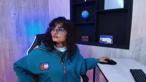 lili_clan online show from 1, 10, 2025