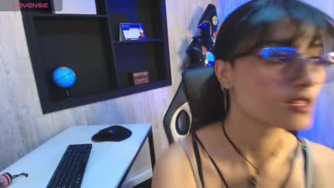 lili_clan online show from 20, 10, 2025