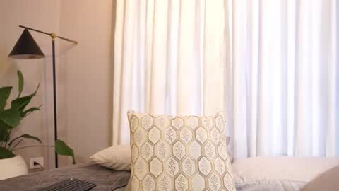 Lili  online show from 2, 3, 2026