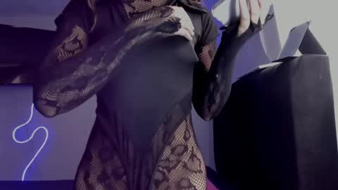 lili_evanss online show from 25, 5, 2026