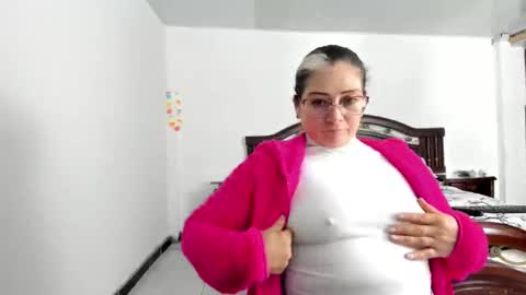 Snapshot of lilia344965 chatting on 4, 12, 2024 liliamilf online show from 4, 12, 2024