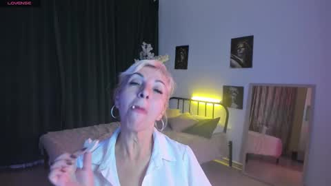 Lilia online show from 17, 10, 2025