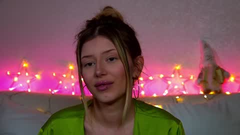 Mia online show from 15, 12, 2024