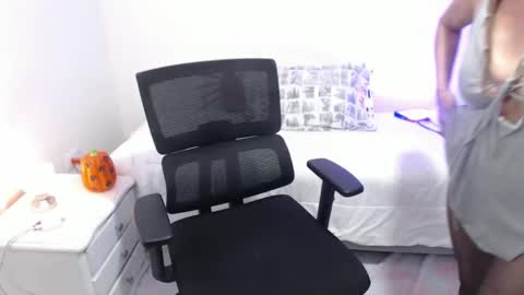 lilian online show from 21, 10, 2025