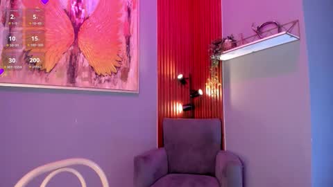 Snapshot of lilian_vergara chatting on 15, 11, 2025 holis soy lily chang no olvides el pulgar arriba es muy importante para mi 3 independent model online show from 15, 11, 2025