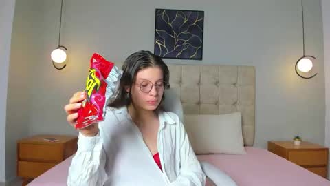  Lilie  online show from 4, 12, 2025