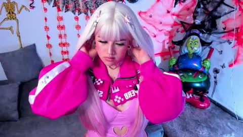 Snapshot of lilielou_ chatting on 29, 10, 2025 Lilie online show from 29, 10, 2025