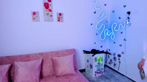 Lilie  online show from 12, 11, 2025