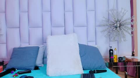 Snapshot of lilifox18 chatting on 21, 12, 2024 Lili online show from 21, 12, 2024