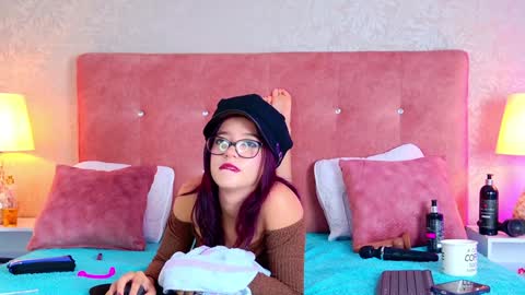 Snapshot of lilifox18 chatting on 7, 1, 2025 Lili online show from 7, 1, 2025