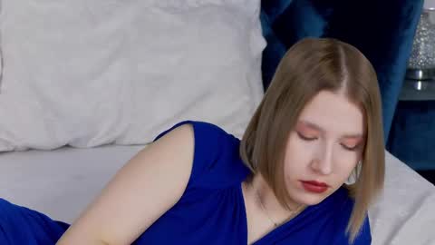 Snapshot of lililinn chatting on 27, 2, 2025 LiliLinn online show from 27, 2, 2025