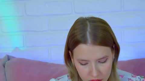 Snapshot of lililinn chatting on 9, 10, 2025 LiliLinn online show from 9, 10, 2025