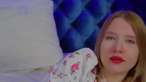 Snapshot of lililinn chatting on 18, 11, 2025 LiliLinn online show from 18, 11, 2025