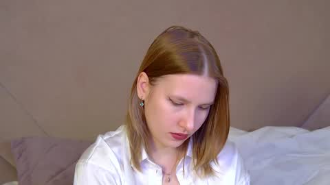 Snapshot of lililinn chatting on 11, 4, 2026 LiliLinn online show from 11, 4, 2026