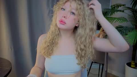 Snapshot of lililok101 chatting on 29, 10, 2025 lililok101 online show from 29, 10, 2025