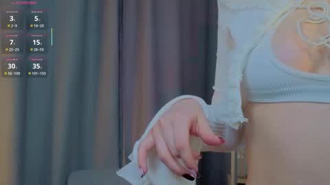 Snapshot of lililok101 chatting on 12, 11, 2025 lililok101 online show from 12, 11, 2025