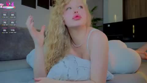 Snapshot of lililok101 chatting on 17, 11, 2025 lililok101 online show from 17, 11, 2025